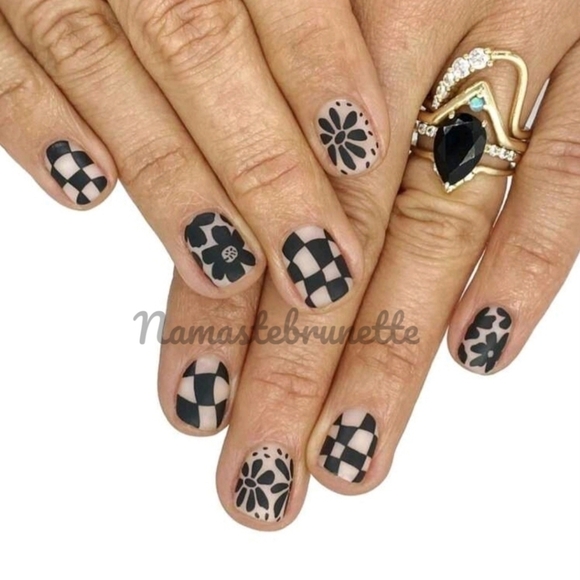 2/$16 Black Matte Floral Checkerboard Press On Nails - Picture 1 of 16